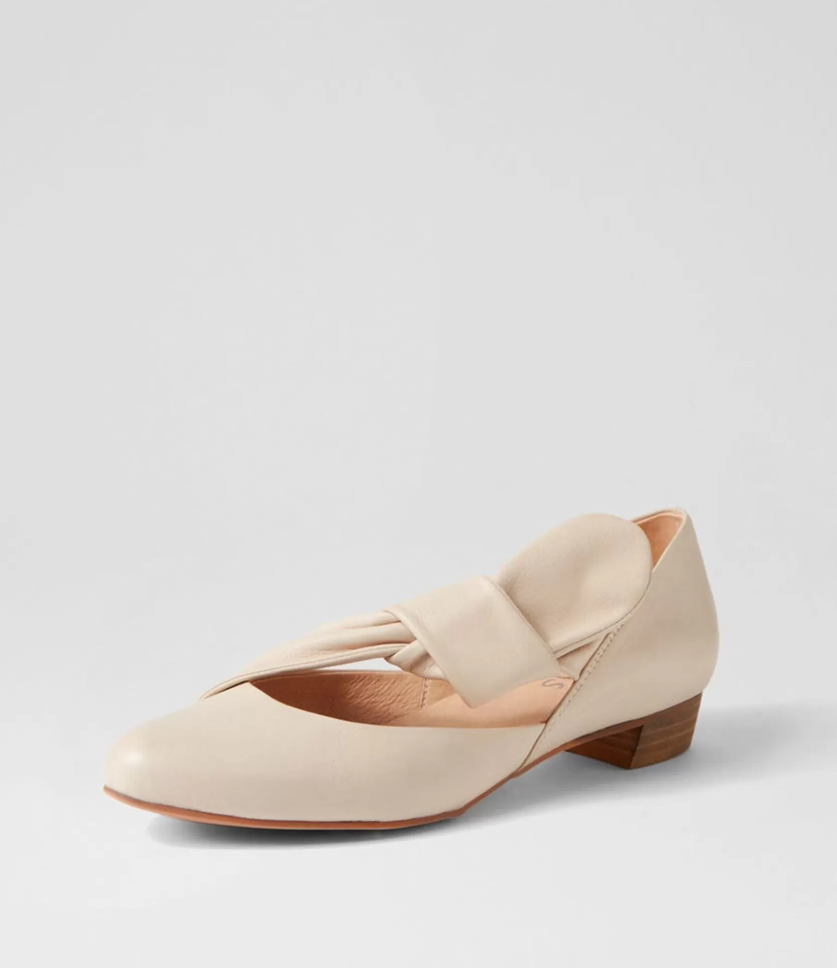 Cheap Ebbis Vanilla Leather Flat Shoes Women Flats