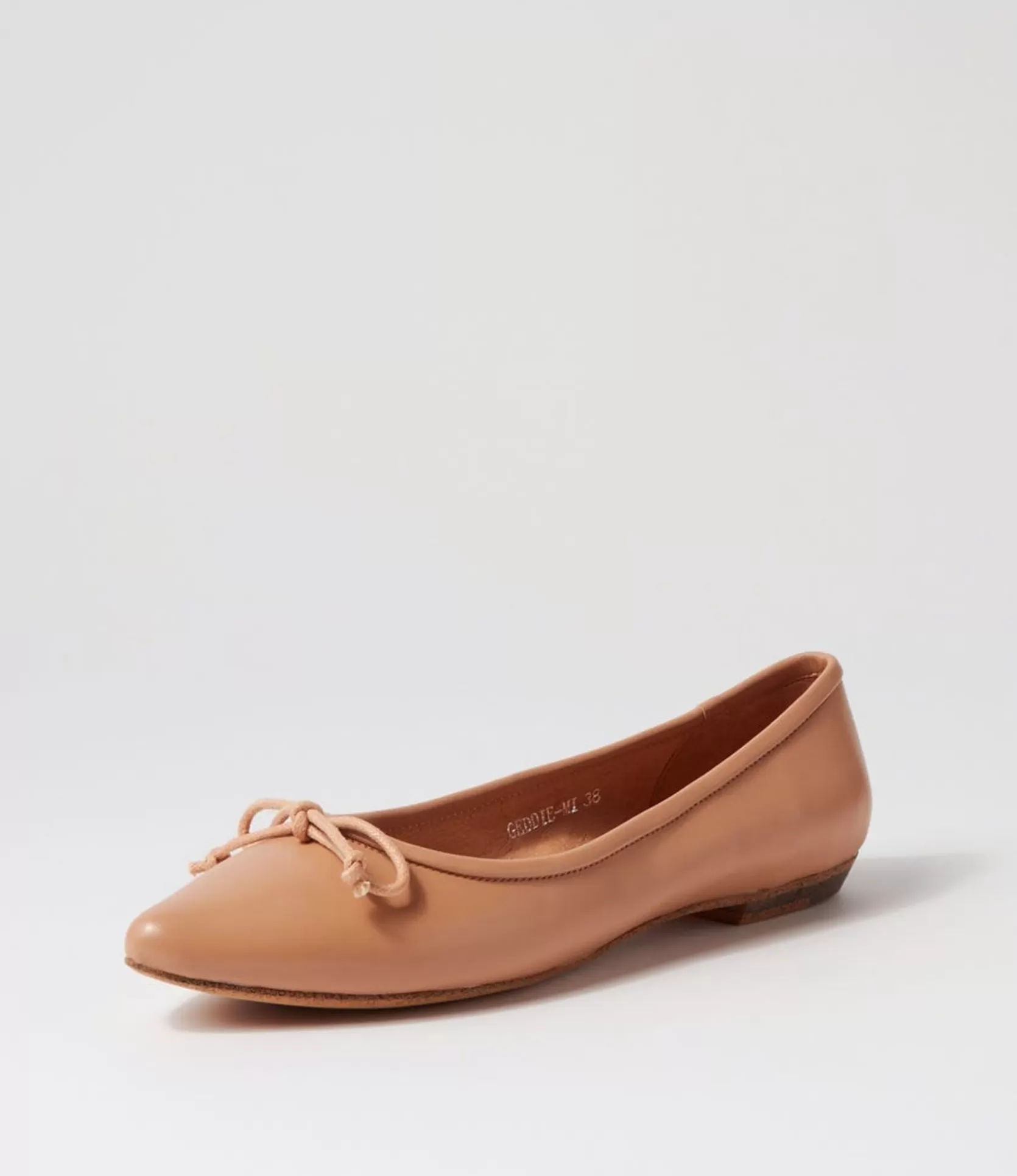 Best Sale Geddie Camel Leather Flat Shoes Women Flats
